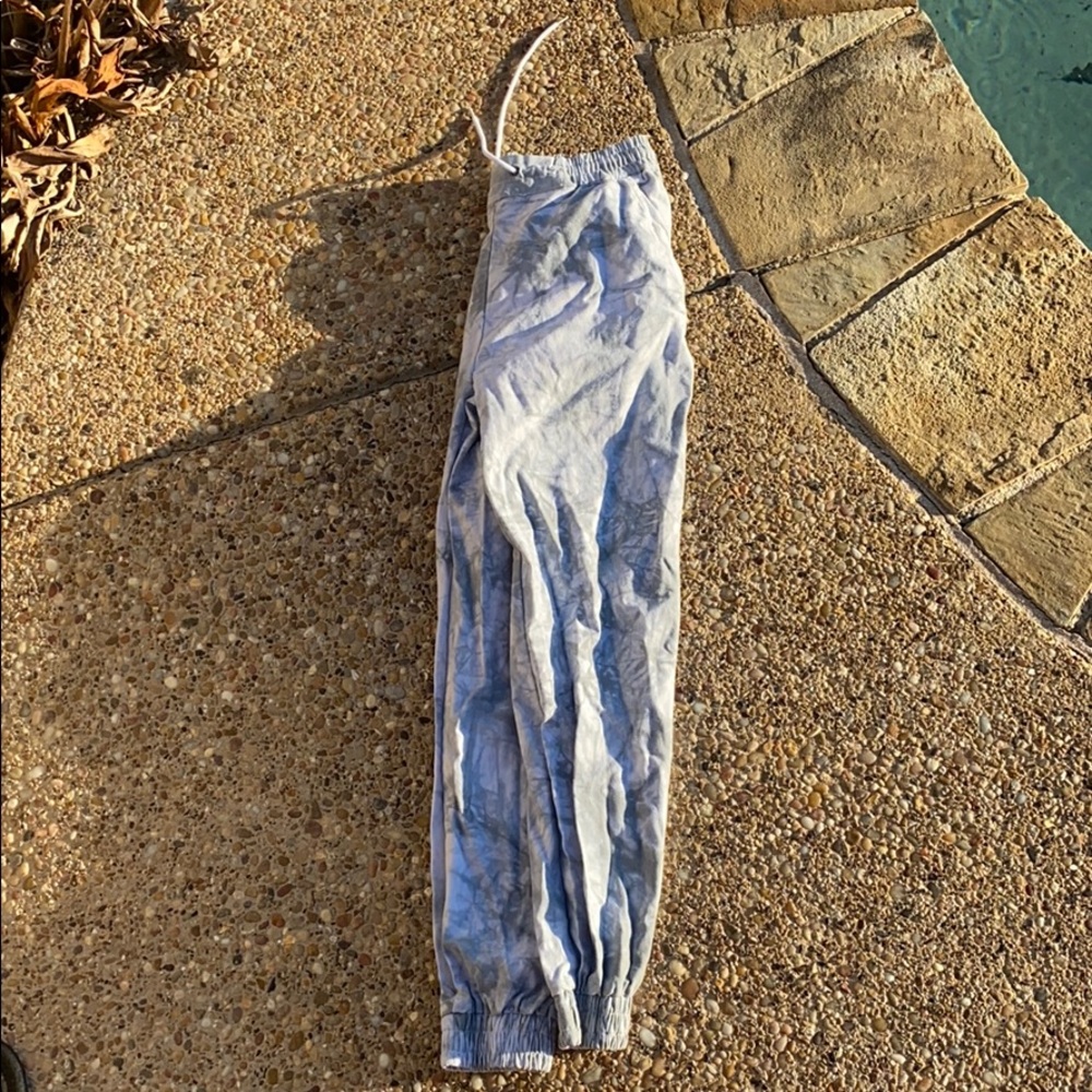 Whiteish/Blue-ish Carbon Joggers